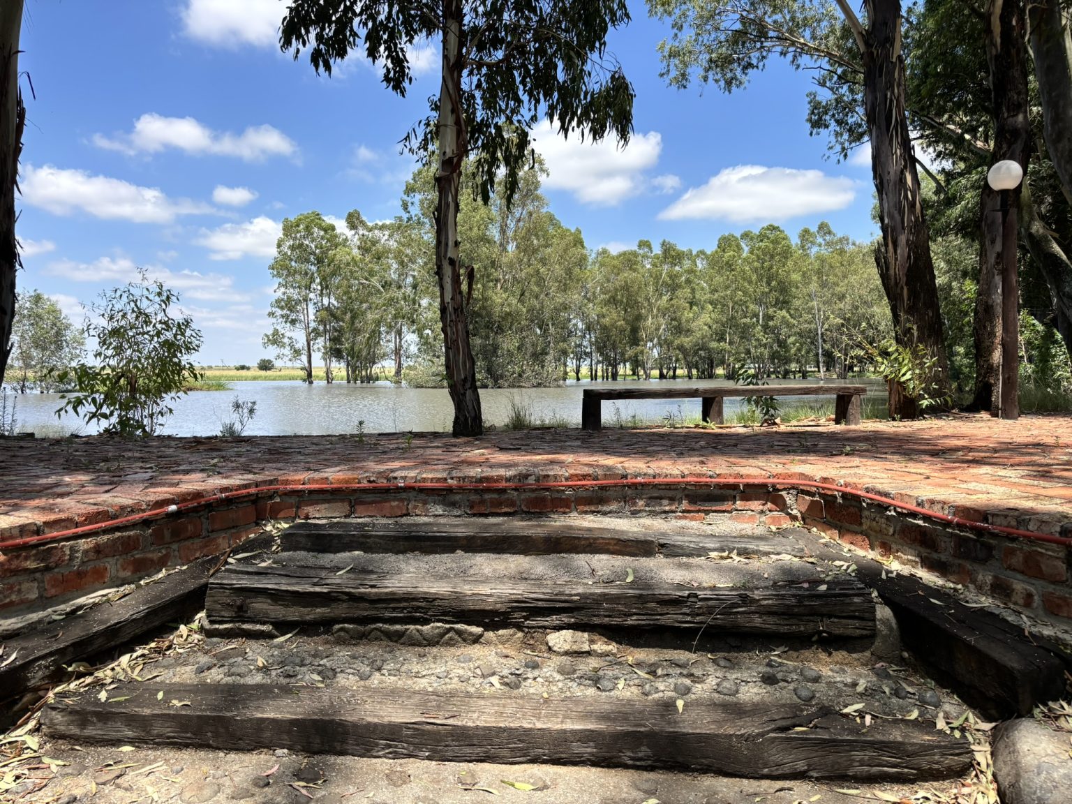 lodge lake